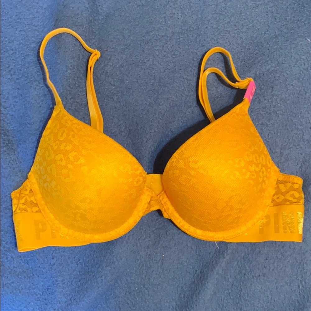 BNWOT! VICTORIA’S SECRET Push-up Bra